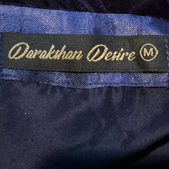 Darakhshan Desire Blue Velvet Embroidered Kurta Set. - Picture 16 of 16